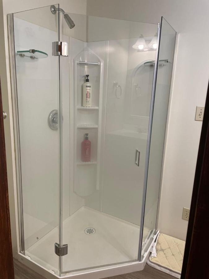 ויקטוריה Jason House - Immaculate Suites In A Quiet Seaside Neighbourhood Near Uvic מראה חיצוני תמונה
