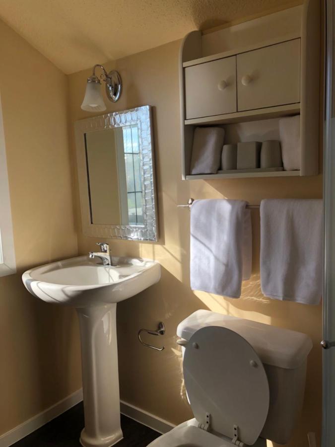 ויקטוריה Jason House - Immaculate Suites In A Quiet Seaside Neighbourhood Near Uvic מראה חיצוני תמונה